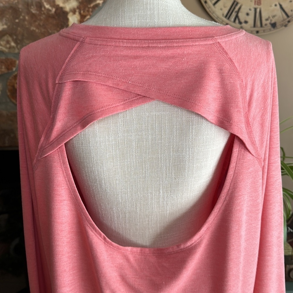 Women’s SO Long Sleeve Open Back Long Sleeve Top Size Large Peach - Picture 8 of 13